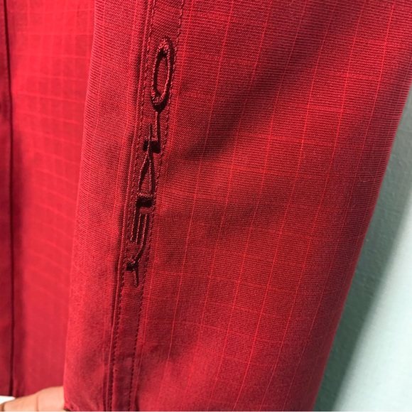 Oakley Button Front Shirt Red size XL - Picture 5 of 6